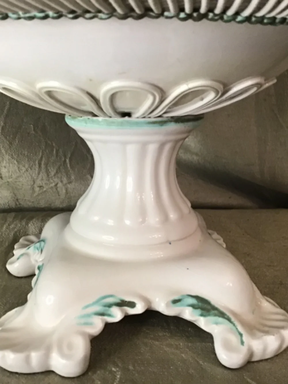 Vintage Capodimonte 70’s Ceramic Pedestal Centerpiece Bowl. 10” H
